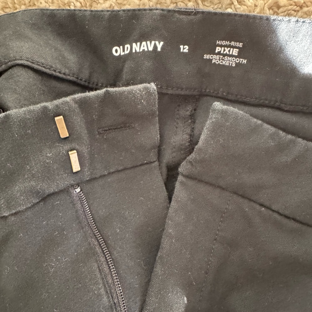 Old navy pixie pants - Picture 2 of 2